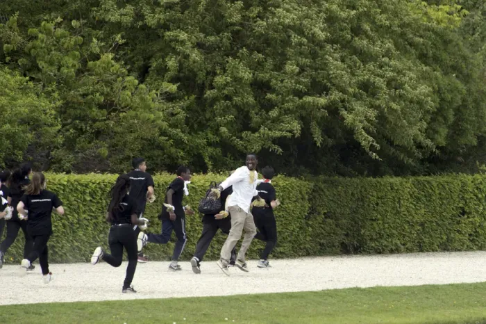 danseurs dans les jardins de versailles