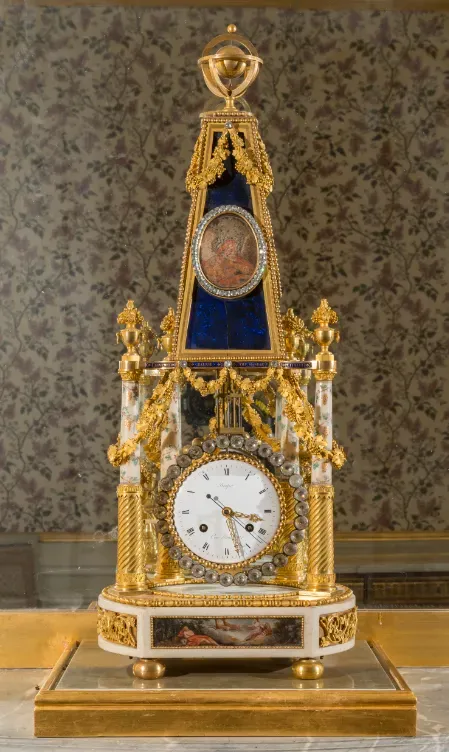 Pendule pyramide, Petit Trianon