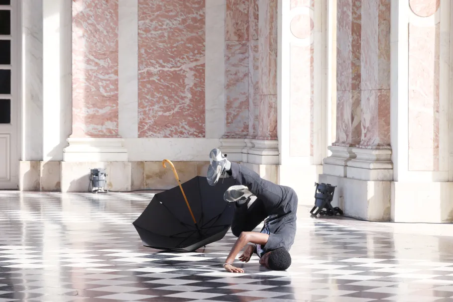 Réalisation de la chorégraphie au péristyle du Grand Trianon