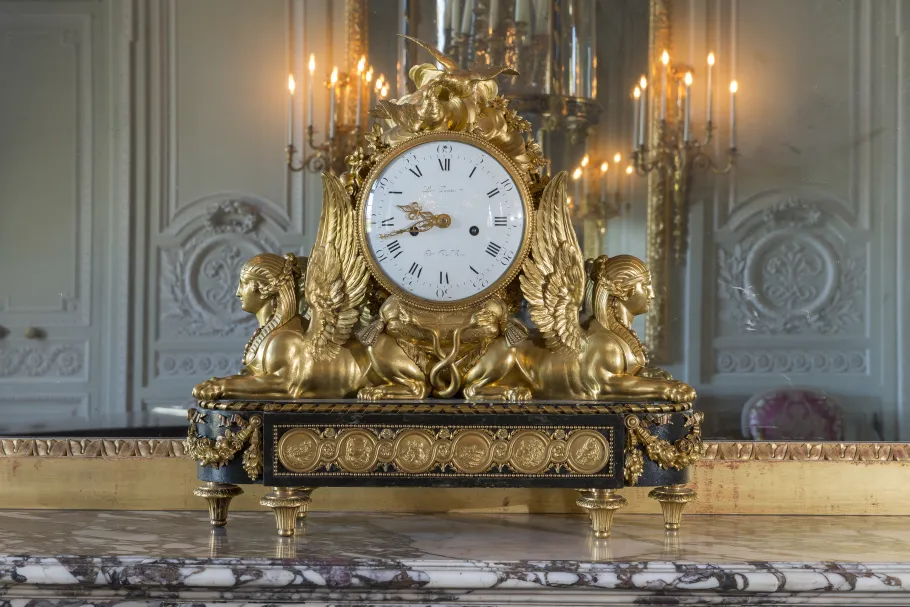 Pendule aux sphinx, Petit Trianon