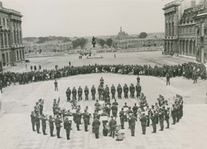 Fanfare de Goering, cour de Marbre du château